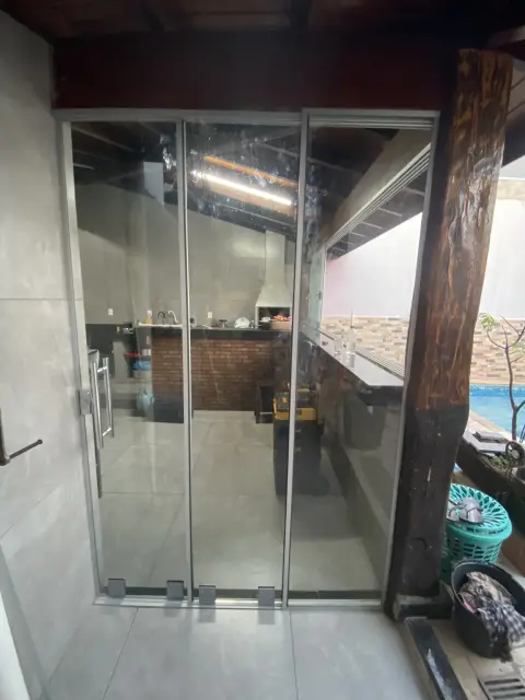 Porta de correr de vidro para área gourmet - Prime Vidro Barretos